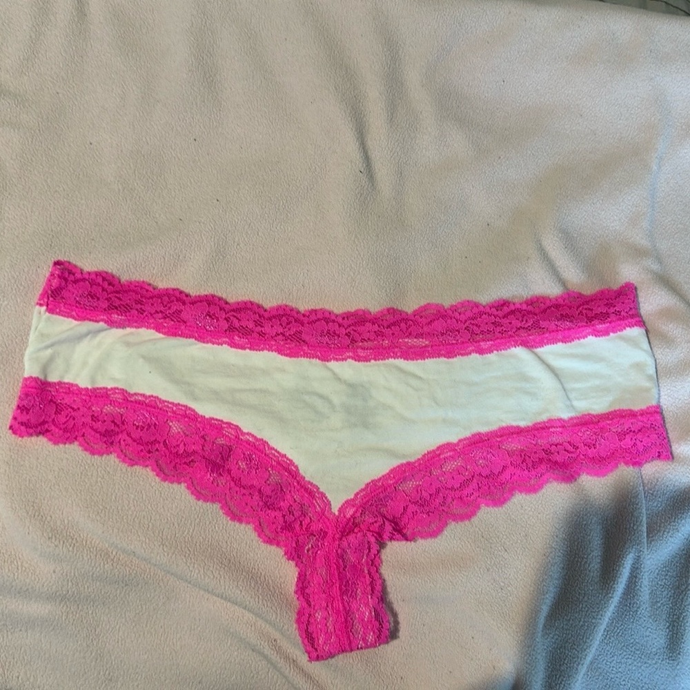 Cheeky thong panties